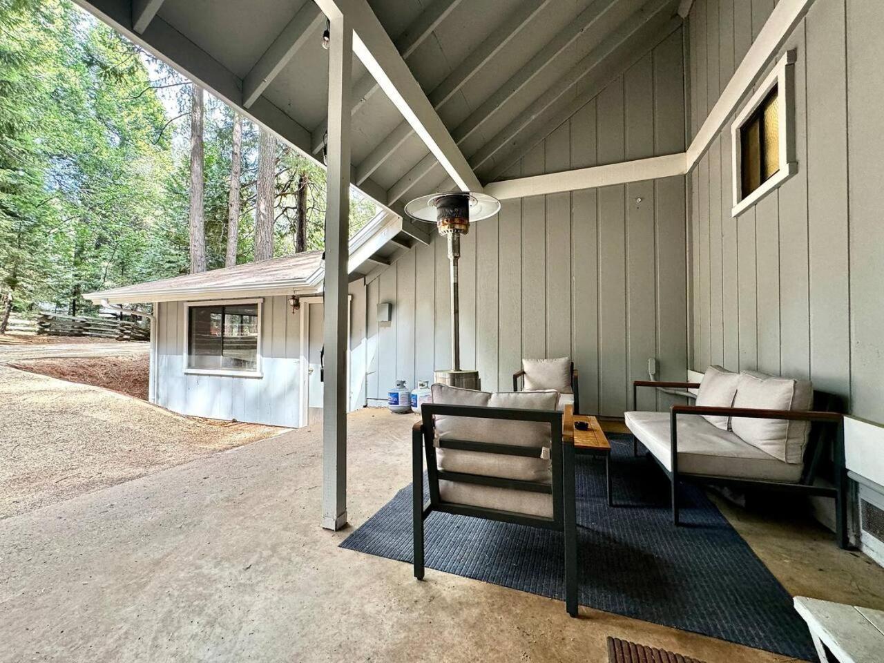 Cabin In The Trees-Game Room Pollock Pines Exterior photo